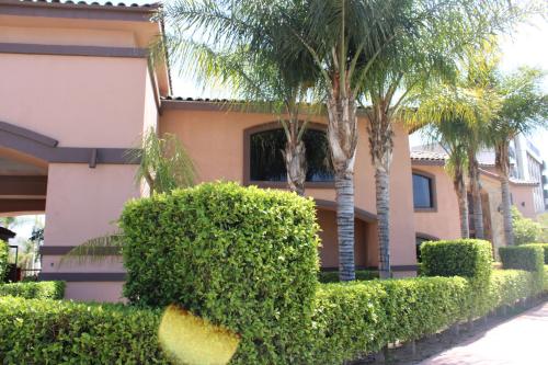 Un jardín fuera de Estancia Inn