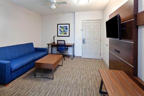 Holiday Inn Express & Suites Rancho Mirage, an IHG Hotel