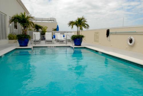 Swimming pool sa o malapit sa The Banyan Hotel Fort Myers, Tapestry Collection by Hilton