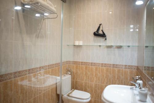A bathroom at Casa Plaza de las Flores Cádiz Grupo AC Gestión
