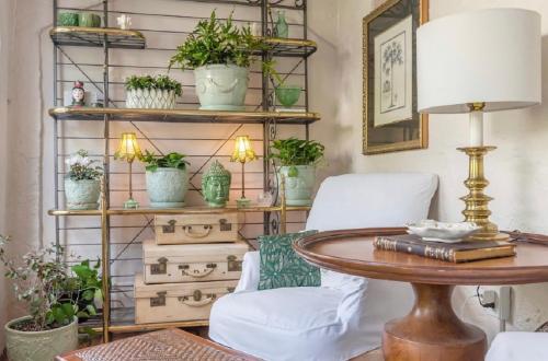 Gambar di galeri bagi Tropical Designer House in Heart of Antique Row WPB di West Palm Beach