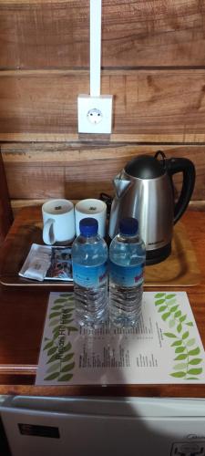 Kemudahan buat kopi dan teh di Rinjani Hill Hotel