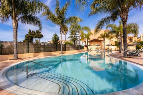 Baia da Luz- ground floor apartment