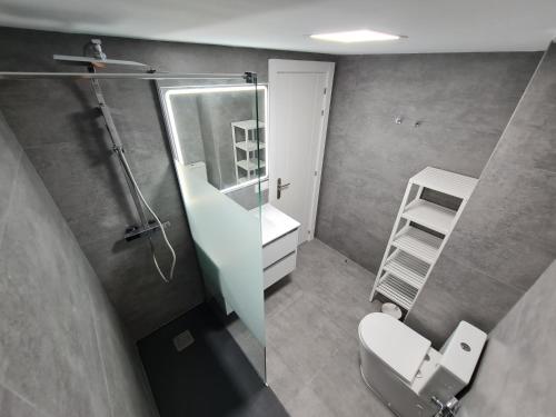 Bilik mandi di Modern 3 Bedroom Luxury Apartment in Torremolinos