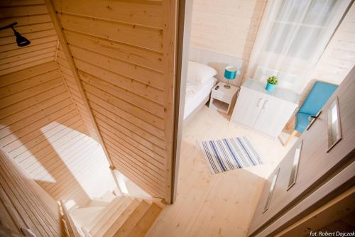 Koupelna v ubytování OŚRODEK KOLONIJNO WCZASOWY MEWA - przy plaży z basenem z podgrzewaną wodą i mini SPA