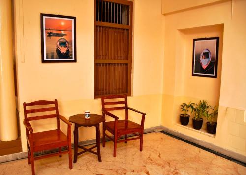A seating area at Gobind Bhawan Heritage Hotel