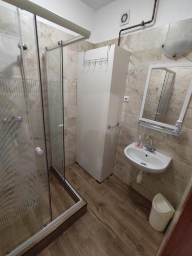 Salle de bains dans l'établissement AIDA Apartman