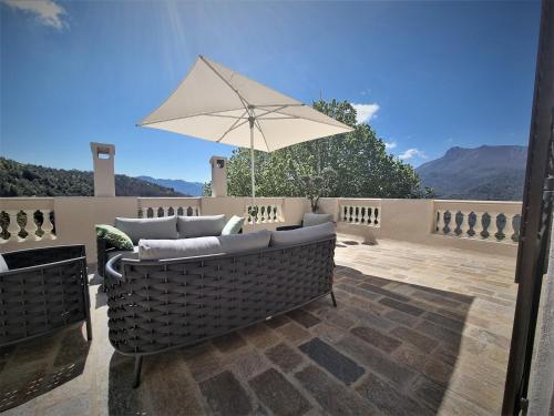 A balcony or terrace at U Castellu di A Sulana