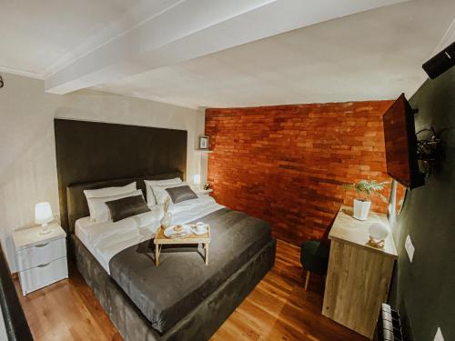 Postel nebo postele na pokoji v ubytování Luxury inn