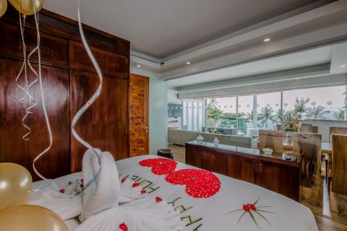 Katil atau katil-katil dalam bilik di The Privilege Hotel Ezra Beach Club