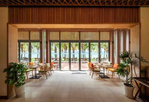 Gallery image of Dusit Princess Moonrise Beach Resort in Phú Quốc
