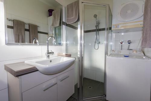 Phòng tắm tại Broome Beach Resort - Cable Beach, Broome