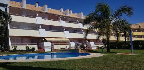 New Grand duplex avec terrasse plein sud vue piscine