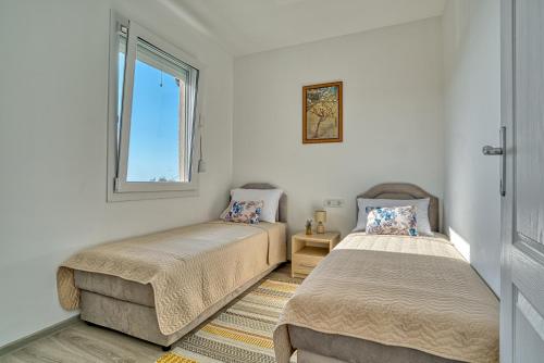 Gallery image of Two Bedroom House with Sea View MAJ in Ðurovići