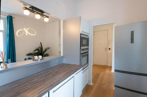 Modern 2-Br Apartment in the Heart of Cannes