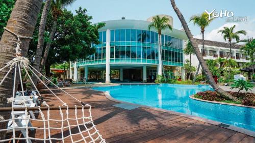 Kolam renang di atau dekat dengan Yoho Beach Resort Kenting