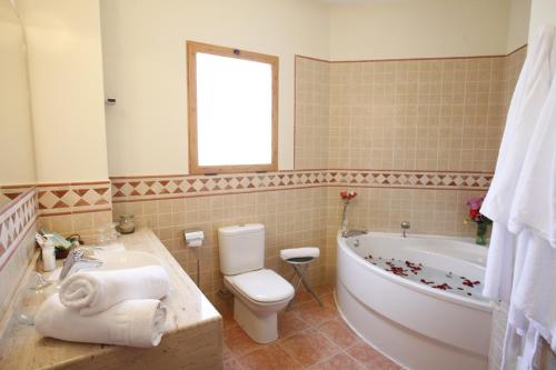 Ванная комната в Hotel Restaurante Casa Julia