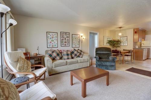 CC42 Chateau Claire condo – Photos 4