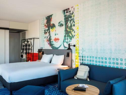 Llit o llits en una habitació de ibis Styles Delft City Centre