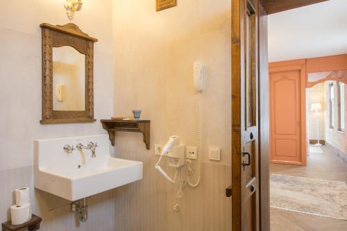 Un baño de Cappadocia Minia Cave Hotel