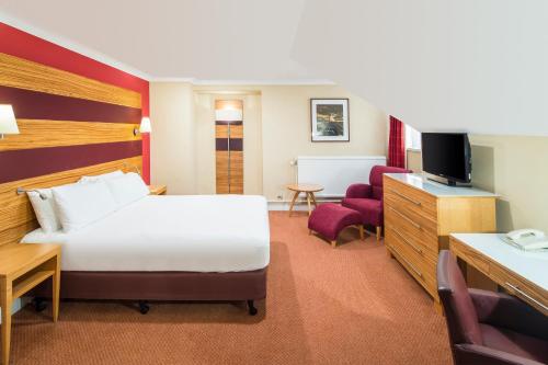 Katil atau katil-katil dalam bilik di Crowne Plaza Chester by IHG