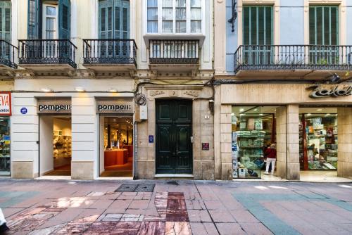 Holidays2Malaga Calle Nueva 2 bedroom High Speed WIFI, Malaga, Spain