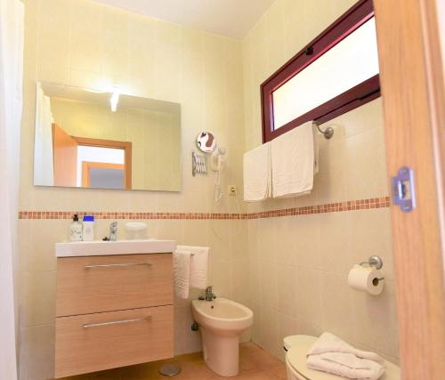 A bathroom at Fuerteventura Sol Deluxe Villas