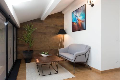 Modern Loft with AC in Downtown Porto by LovelyStay