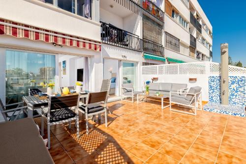 LOLA PLAYA Puerto Marina