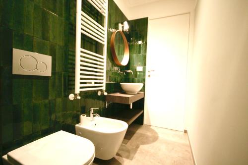 Delmirani's Book Apartments - Vatican View photo 32