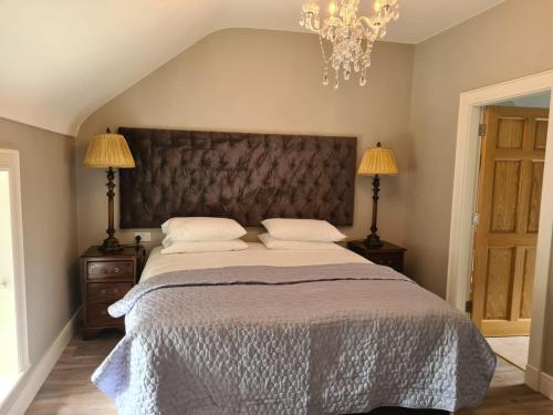 Katil atau katil-katil dalam bilik di Dromod Lodge