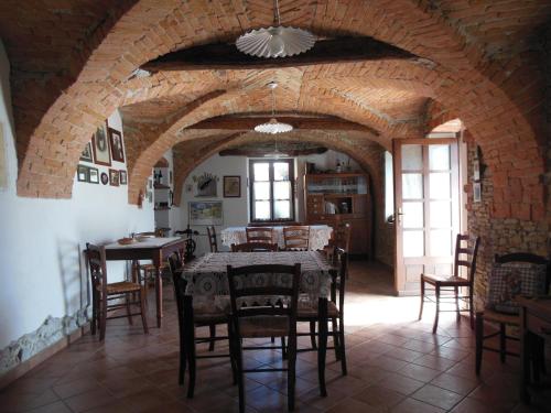 Gallery image of Agriturismo Affittacamere Barbarossa in Dogliani