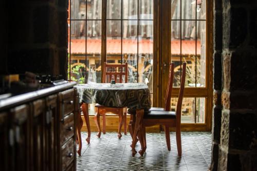  ARmoon Hotel -  Room  picture :   Tea/Coffee maker    Shower    Bath                           