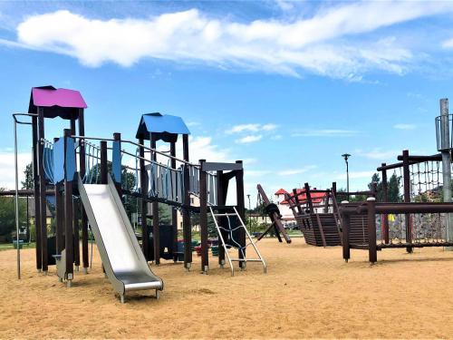 Zona de juegos infantil en Villa Gemini