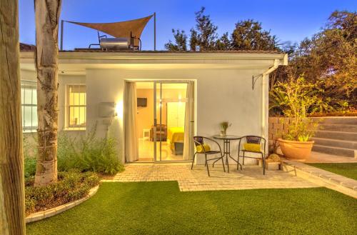 Taman di luar Morgen Guesthouse Somerset West