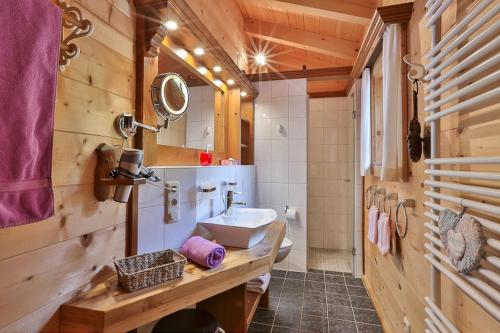 Ένα μπάνιο στο Datzenhäusl Ferienwohnung