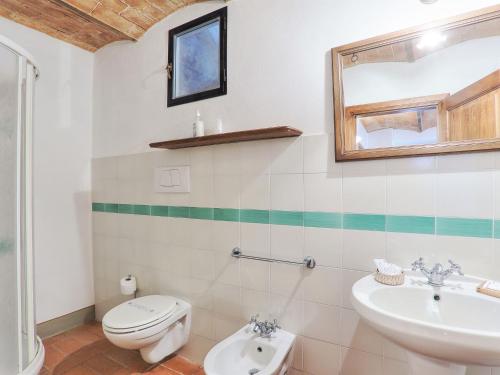 Bilik mandi di Apartment La Vecchia Cantina by Interhome