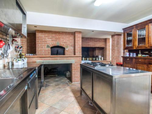Kuchyň nebo kuchyňský kout v ubytování Holiday Home Il Borgo di Gebbia by Interhome