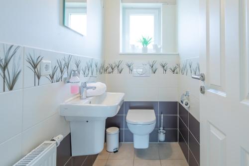 Bilik mandi di Ferienhaus Felsenauster