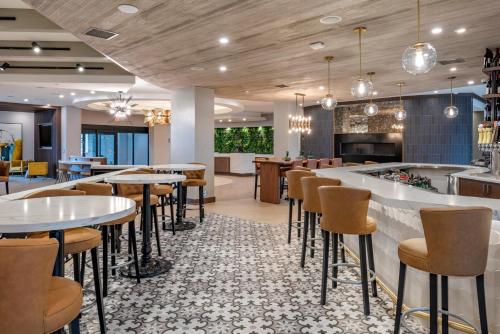 Area soggiorno di Cambria Hotel Shelby Township - Detroit Utica