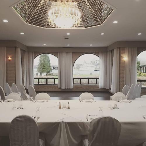 Εστιατόριο ή άλλο μέρος για φαγητό στο The Gananoque Inn