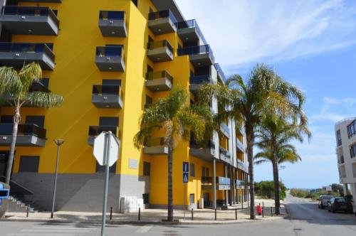 Apartamento frente ao mar com piscina de água salgada