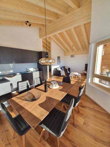 Kuchyň nebo kuchyňský kout v ubytování Alpen-Park Dachwohnung West