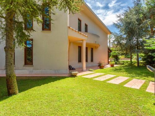 Vonkajšia záhrada v ubytovaní Villa Vittoria by Interhome