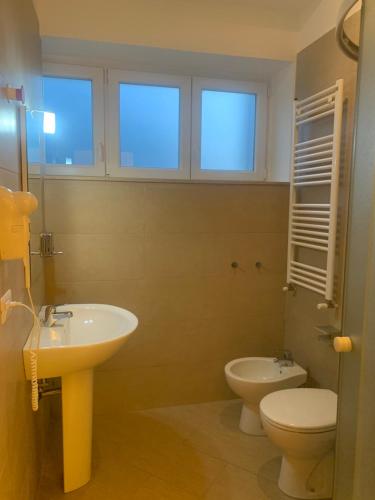 A bathroom at Residenza Giovanni Paolo Secondo- Casa sull’albero
