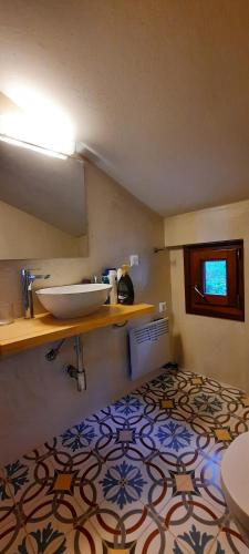 Televisyen dan/atau pusat hiburan di Kastania Villas- Villa K3