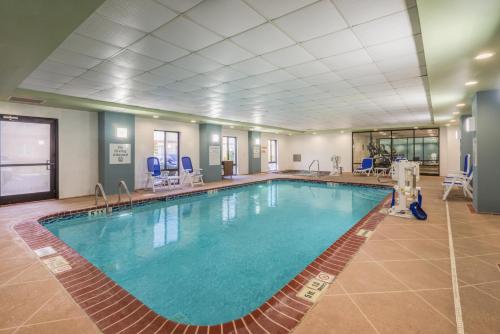 Gallery image of Holiday Inn Express Hotel & Suites Louisville East, an IHG Hotel in Louisville