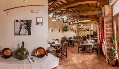 Restaurace v ubytování Hotel Rural VII Carreras by Vivere Stays