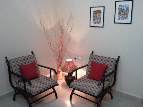Ruang duduk di YoYo Goa, The Apartment Hotel