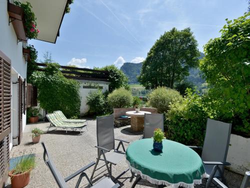 Ein allgemeiner Bergblick oder ein Berglick von der Ferienwohnung aus